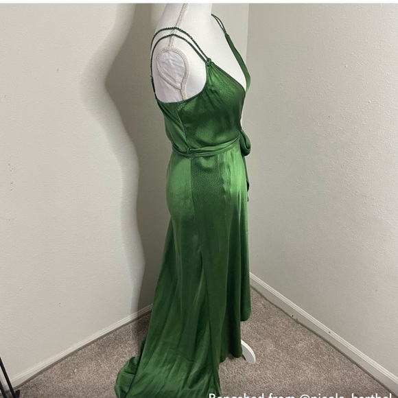 BCBG MAXAZRIA HAMMERED SILK HIGH LOW DRESS W STRAP BEADED EMBELLISHMENT SZ M - Picture 9 of 16